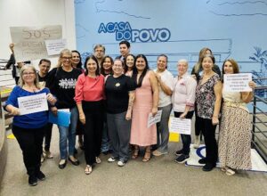 Transparência nas políticas para cães e gatos é tema de audiência conduzida por Luiza Ribeiro