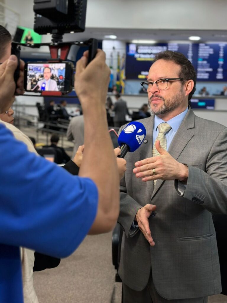 Vereador Dr. Lívio cobra ação imediata da Prefeitura diante de anúncio de greve dos motoristas do transporte coletivo