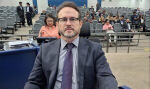 Vereador Dr. Lívio destaca atuação da Câmara Municipal em meio à greve do transporte coletivo