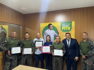 Vereador Silvio Pitu homenageia policiais da PMA e integrantes do IASB, vencedores do 1º lugar no Troféu Seriema