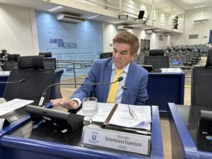 Vereador Veterinário Francisco apresenta indicações para melhorar segurança viária em bairros da Capital