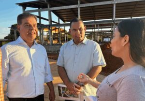 Vereador Wilson Lands acompanha senador Nelsinho Trad em vistoria ao Santa Emília e reforça luta pelo asfaltamento do bairro