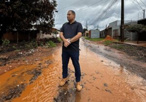 Vereador Wilson Lands inicia semana em visitas aos bairros São Conrado e Santa Emília e reforça luta pelo asfaltamento