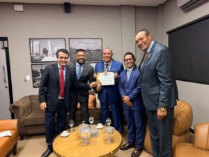 Vereadores homenageiam Marco Aurélio Santullo com Medalha “Juvêncio César da Fonseca”