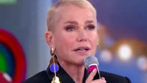 Xuxa revela que pisava no pé de crianças durante gravações