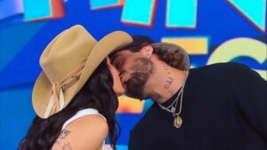 Zé Felipe anuncia o fim do relacionamento com Ana Castela