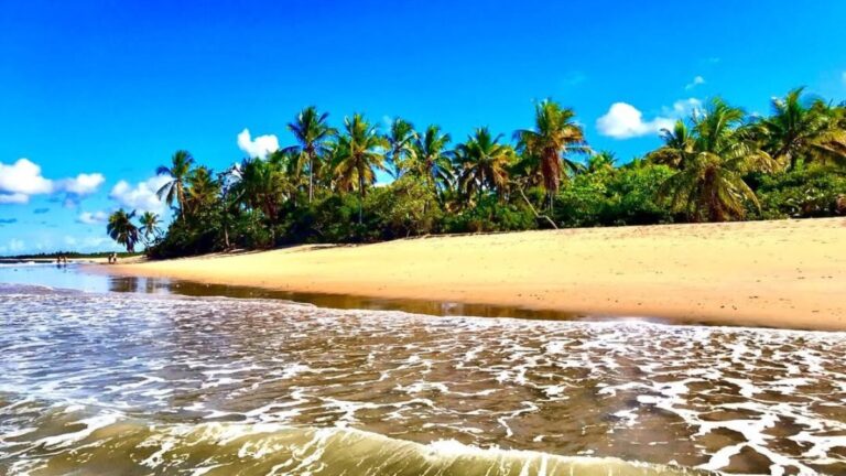 Caraíva: vilarejo encantou Bruno Gagliasso e Giovanna Ewbank