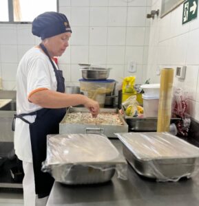 Da origem do alimento ao prato do paciente: cozinha do HRPP recebe certificação de sustentabilidade alimentar