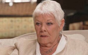 Degeneração macular, a condição que afeta a visão de Judi Dench
