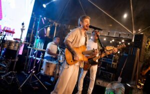 Levi Alvim encerra Casa Viva Piri com gingado baiano