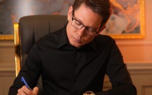 Religioso usa redes sociais para falar sobre violência doméstica